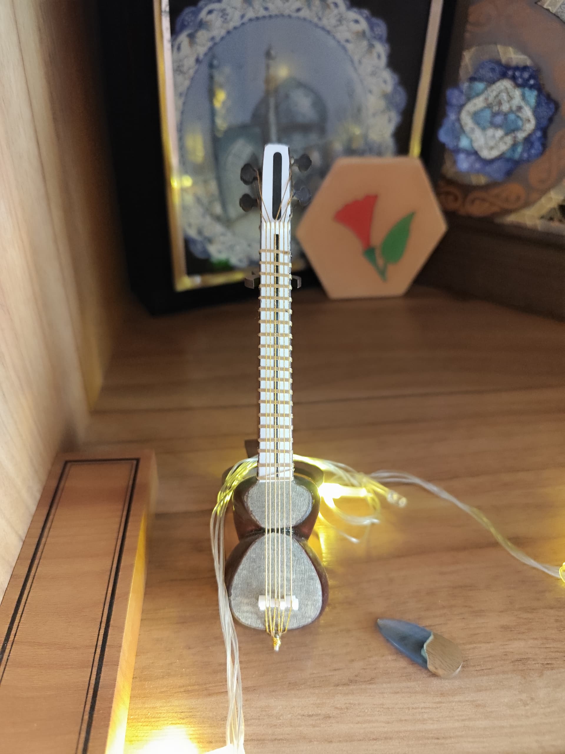 مجسمه تار؛ نماد علاقه و راز زندگی من